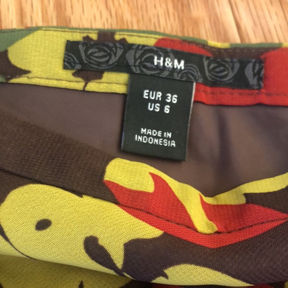 NWT gorgeous H&M skirt size S - Picture 4 of 5